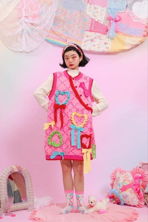 Hello Kitty Collab, Kitsch Outfit, Emergency Clothes, Estilo Kitsch, Decora Fashion, Kitsch Fashion, Digital Wardrobe, Fashion Figure, Kid Core