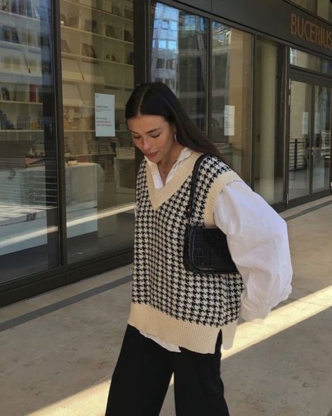 ℘ on Twitter: "gloomy friday spent in the city… " Goth Outfit, Paris Mode, Neue Outfits, Winter Fits, Vest Outfits, Mode Inspo, 가을 패션, Mode Vintage, Looks Style