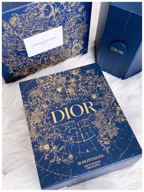 Dior Mini Advent Calendar 2022 Diptyque Advent Calendar, Christmas Calendar Design, Dior Packaging Design, Dior Packaging Boxes, Christmas Box Design Packaging, Dior Constellation, Dior Advent Calendar, Dior Packaging, Dior Branding