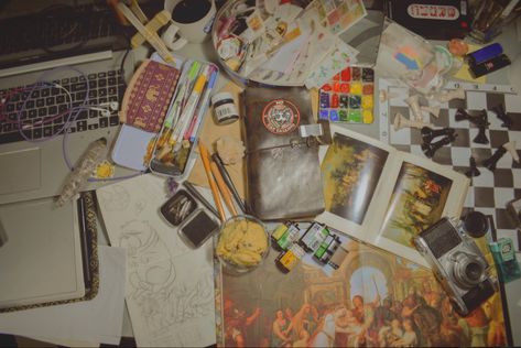 #desk #studio #art #aesthetic Table Aesthetic, Messy Desk, Art Desk, Studio Art, Art Aesthetic, Desk, Art