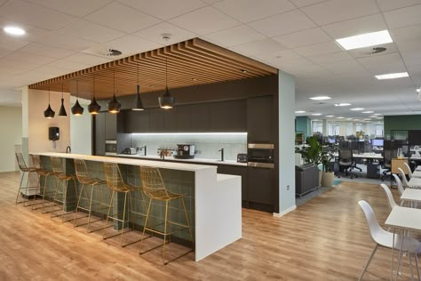 Break Room Design, Office Kitchenette, Office Coffee Bar, Office Break Room, Communal Kitchen, Sleek Office, Office Pantry, Drop Ceiling, Office Renovation