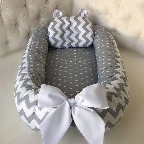 Nest Diy, Snuggle Nest, Baby Nest Bed, Nest Bed, Baby Cocoon, Diy Bebe, Baby Lounger, Baby Sleep Problems, Baby Bassinet