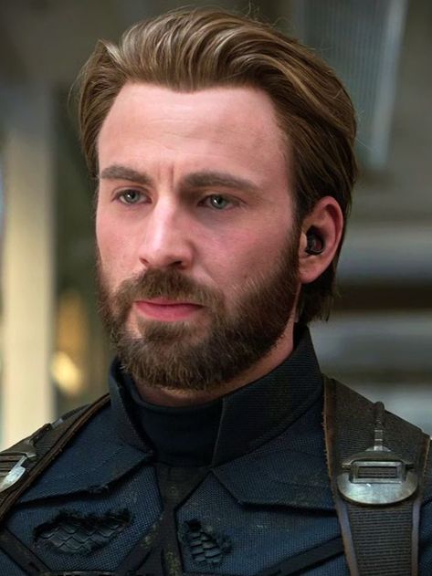 Steve Rogers With Beard, Steve Rogers Beard, Captain America Beard, Chris Evans Haircut, Black Men Casual Style, Chris Evans Beard, Facial Hair Styles, Mens Haircuts Short Hair, Captain America Costume