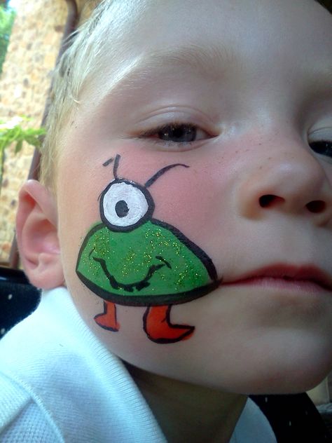 Face paint Tinkerbell Costume Kids, Alien Face Paint, Monster Face Painting, Flower Costume Kids, Angel And Devil Costume, Zombie Clothes, Face Painting For Boys, Wedding Dresses Near Me, Alien Face