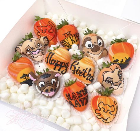 Lion King Themed Cupcakes, Lion King Desserts Ideas, Lion King Birthday Treats, Lion King Strawberries, Lion King Chocolate Covered Strawberries, Lion King Rice Crispy Treats, Lion King Treats Ideas, Lion King Desserts, Lion King Cake Pops