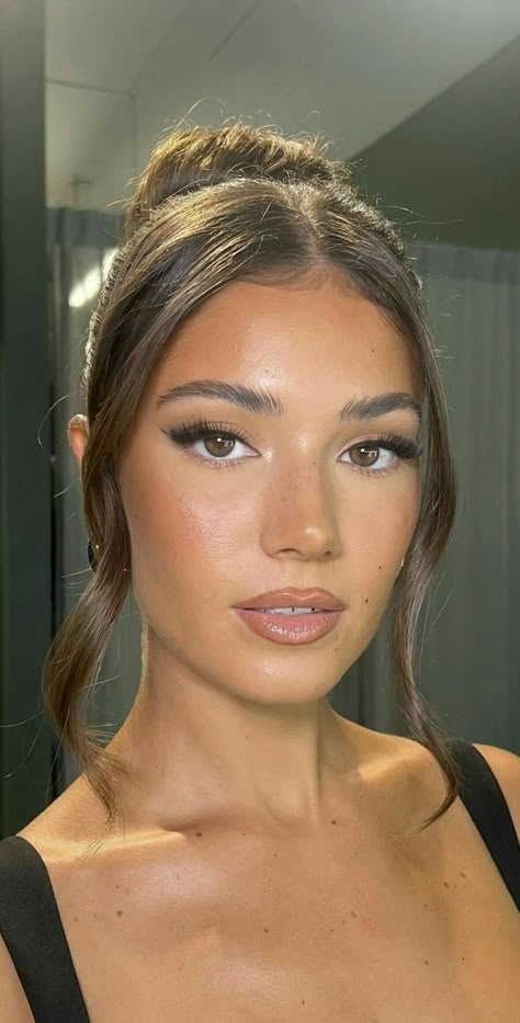 Soft GLAM makeup Tan Glam Makeup, Soft Glam For Bridesmaid, Glowy Wedding Guest Makeup, Glowy Bronze Makeup Glam Natural, Formal Soft Glam Makeup, Fresh Wedding Makeup Brown Eyes, Grad Makeup For Brown Eyes Natural, Soft Glam Makeup Natural, Formal Makeup Inspiration