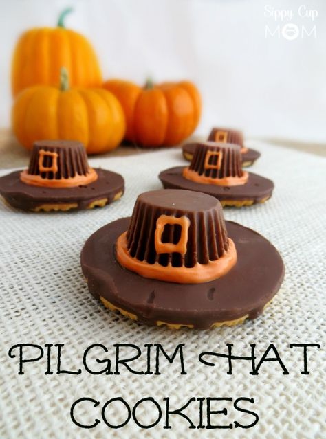 frosting Pilgrim Hat Cookies, Cute Thanksgiving Desserts, Easy Thanksgiving Dessert Recipes, Thanksgiving Desserts Kids, Cranberry Dessert, Pecan Desserts, Thanksgiving Snacks, Thanksgiving Desserts Easy, Hat Cookies