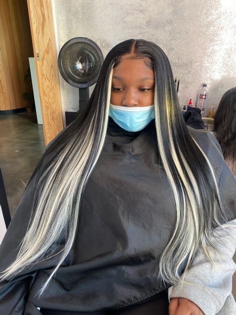 White Hairstyles For Black Women, Black And Blonde Weave Sew In, White And Black Hair Black Women, Black And White Sew In Weave, Black Wig With Silver Highlights, Blonde And Black Leave Out, Black Braids With White Highlights, Quickweave With Blonde Highlights, Black Hair With Blonde Highlights Y2k