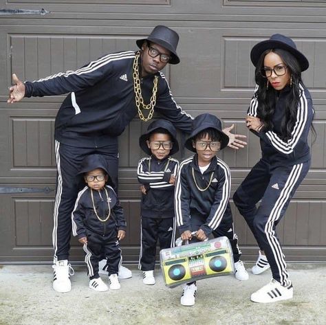 80s Hip Hop Costume, Run Dmc Costume, 90s Party Outfit Hip Hop, 80s Couple Costume, 90s Hip Hop Costume, 90s Hip Hop Outfits, Hip Hop Photoshoot, 90s Theme Party Outfit, 90s Party Outfit