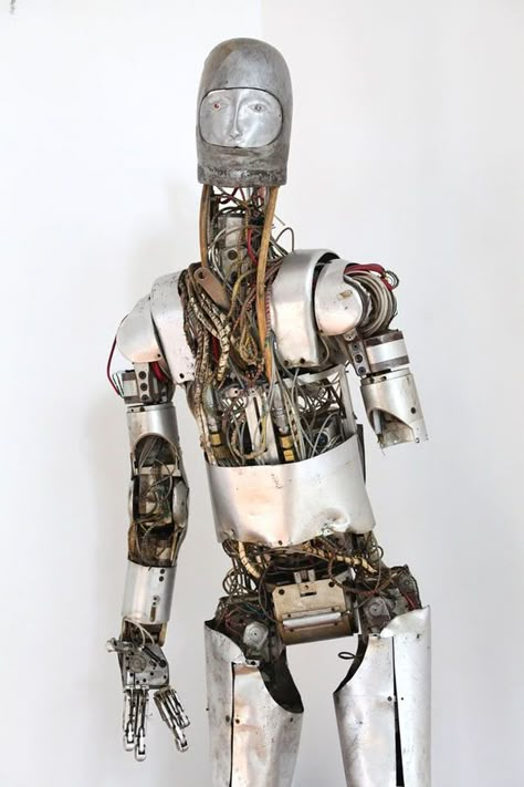 You Could Own This Freaky NASA Robot From The 1960s | Popular Science Nasa Engineer, Space Suits, Android Robot, Diesel Punk, Space Suit, A Robot, Robot Design, Robots Concept, Robot Concept Art