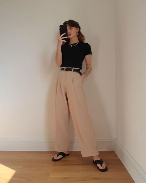 50+ best khaki pants outfits to copy directly and where to shop the best khaki pants this year. | Khaki pants outfit | khaki pants outfit women work | khaki pants outfit aesthetic | khaki pants outfit work | what to wear with khaki pants | beige pants outfit casual | how to style beige pants | khaki pants outfit women simple | summer outfits | summer outfits aesthetic | casual work outfits | business casual outfits for women | casual work outfits summer | casual work outfits women | street ... Cute Khaki Pants Outfit, Women Trousers Outfits, Khaki Pants Outfit Women Work, Khaki Pants Outfit Work, Khaki Pants Outfit Ideas, Cute Khaki Pants, What To Wear With Khaki Pants, Khaki Pants Outfit Women, Beige Pants Outfit