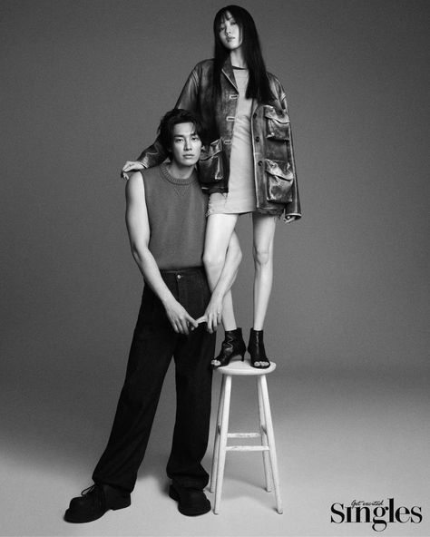 Punk Photoshoot, Fashion Editorial Couple, Kim Young Kwang, Korean Photoshoot, Korean Couple Photoshoot, Couples Modeling, Studio Poses, Lee Sung Kyung, Couple Poses Reference