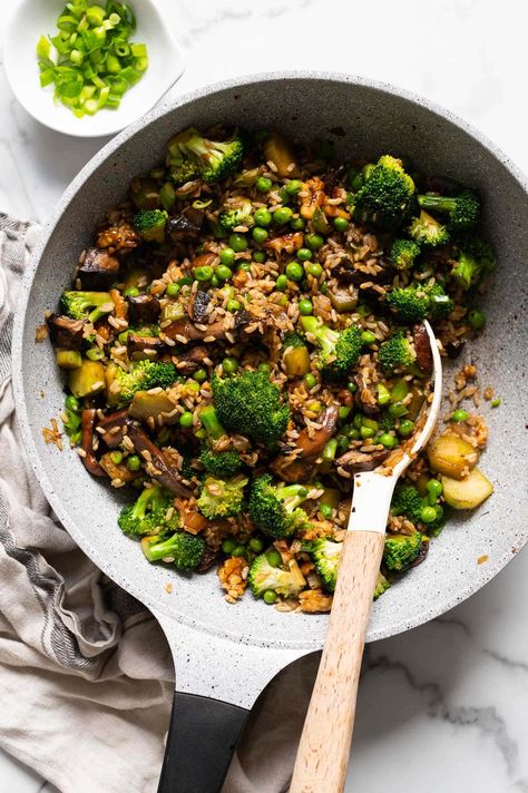 Broccoli Mushroom Stir Fry - iFoodReal.com Mushroom Broccoli Stir Fry, Portabella Mushroom Stir Fry Recipes, Broccoli And Mushroom Stir Fry, Broccoli Mushroom Stir Fry, Healthy Stir Fry Recipe, Brocolli Mushroom Stir Fry, Stir Fry Bean Sprouts, Mushroom Stir Fry Vegan, Easy Beef Stir Fry