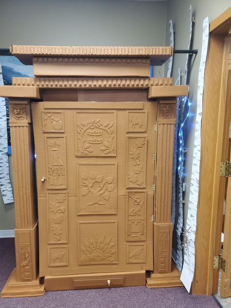 Narnia Props, Narnia Door, Narnia Wardrobe, World Book Day Ideas, Cardboard Props, Wardrobe Door, Wardrobe Doors, Diy Door, Table Ideas