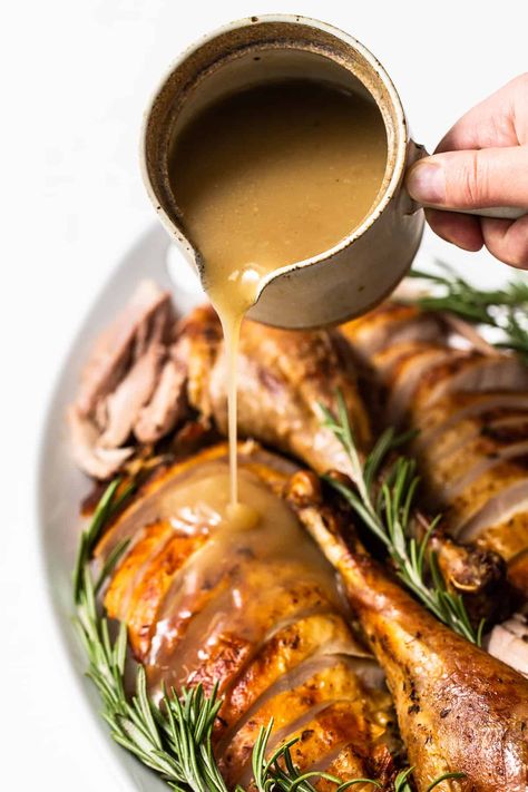 Add this simple turkey gravy to your Thanksgiving menu! It's easily made with turkey drippings, broth and a little bit of cornstarch. Enjoy! Gravy With Cornstarch, Gravy From Drippings, Paleo Gravy, Turkey Gravy Easy, Turkey Gravy From Drippings, Homemade Turkey Gravy, Making Turkey Gravy, Easy Corn Casserole, Fried Turkey Recipes