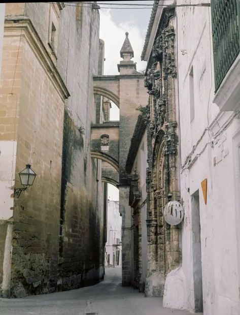 #spain #spanishhistory #spanishlife #spainstreets #spainphotos #1970s #70sspain #oldspain Spain Vintage, Spain History Aesthetic, Spain Small Towns, Spain 1950, Spain Streets, Spain 1800s, South Of Spain, Basque Country, Urban Area