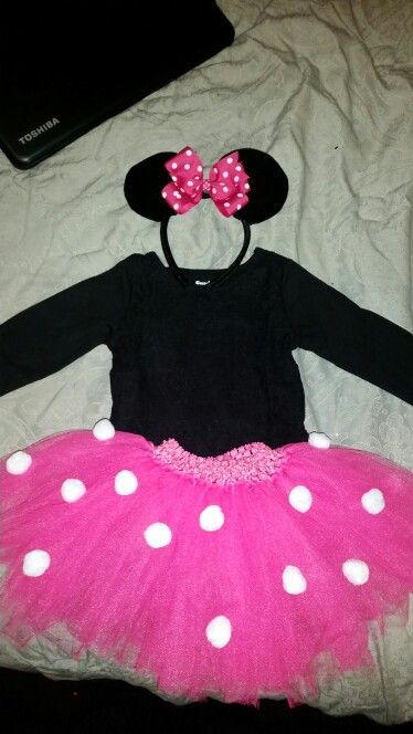 Pink Minnie Mouse homemade costume Minnie Mouse Costume Toddler Pink, Minnie Mouse Costume Pink, Minnie Mouse Costume Toddler, Minnie Mouse Costume Diy, Pink Minnie Mouse Costume, Minnie Mouse Halloween Costume, Halloween Toddler Party, Minnie Mouse Tutu, Halloween Toddler