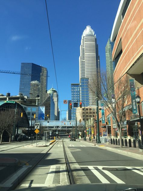 Beautiful day in downtown Charlotte @Caitlyn_West Downtown Background, Nc Aesthetic, Atlanta Aesthetic, Downtown Charlotte Nc, Downtown Pictures, Charlotte Skyline, Downtown Charlotte, Dallas Texas Skyline, Charlotte City