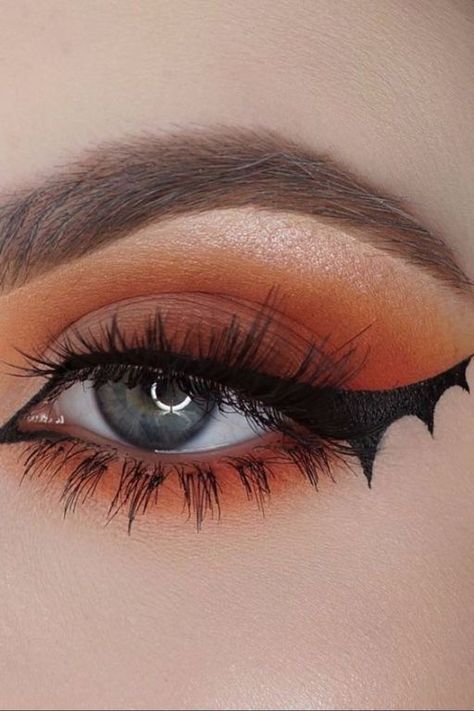 Maquillage Halloween Simple, Halloweenský Makeup, Halloween Make-up Looks, Holloween Makeup, Mekap Mata, Cute Halloween Makeup, Halloween Makeup Pretty, Cool Halloween Makeup, Halloween Eye Makeup