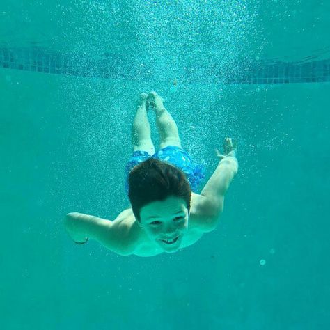 Swimming Reference Pose, Swimming Reference, Cinematic Reference, Mermaid Poses, Kid Reference, Cruz Beckham, Comic School, People Swimming, Swimming Photos