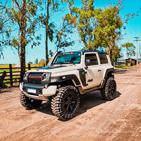 Cityscape Wallpaper, Badass Jeep, Sky Tree, Offroad Jeep, Types Of Vehicle, Willys Jeep, 4x4 Trucks, Car Travel, Whips