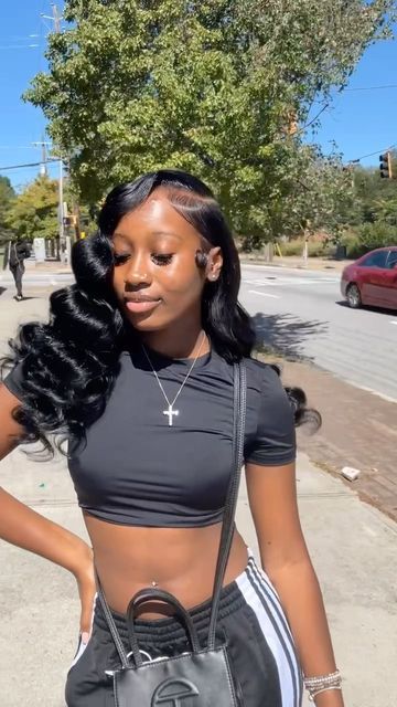 ATL Stylist💞📍 on Instagram: "Side Part + Wonds 😍😍😍💗 y’all really killing me with the with the wonds, but it’s all love 🤭 Click link in bio too book 😗 ❤️ atlhairstylist #viraltraditionalsewin #sewin #middlepart#lacework #naturalhair #bundles #babyhairs #explore #loosecurls #teenstylist #wigs #quickweave #richgirlstyles #ikesforlikes #prettybundles #curlyhair #wonds #redhaur #closureinstall laceclass#swoop" Fluffy Side Part, Side Part Heart Swoop, Side Part Qw Leave Out, Qw Side Part Black Women, Side Swoop Wig Install, Swoop Quick Weave, Side Part Upart Wig, Middle Part Quickweave, Side Part