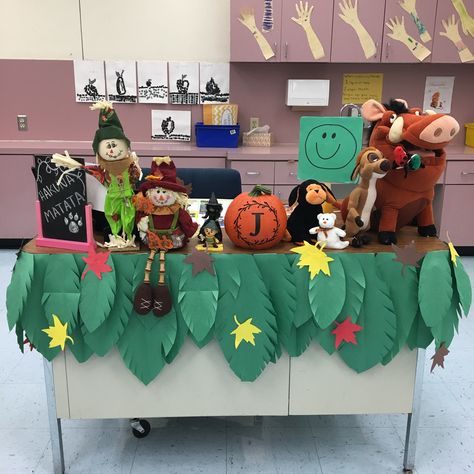 Lion King Classroom 2018-19 Fall Lion King Classroom, Lion King Decorations, Desk Arrangements, 6th Grade Ela, Disney Theme, The Lion King, Summer School, 6th Grade, Classroom Themes