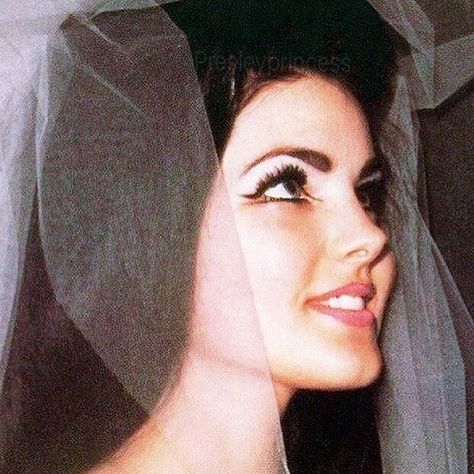 Young Priscilla Presley, Terrence Loves You, Alena Shishkova, Elvis And Priscilla, Priscilla Presley, Her Eyes, Vintage Beauty, Looks Style, Makeup Inspo