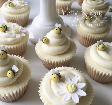 Bee Themed Birthday Party, Bee Decorations, Daisy Cupcakes, Bee Cupcakes, Bee Birthday Party, Bee Cakes, Bee Birthday, Sugar Cake, Shower Cupcakes