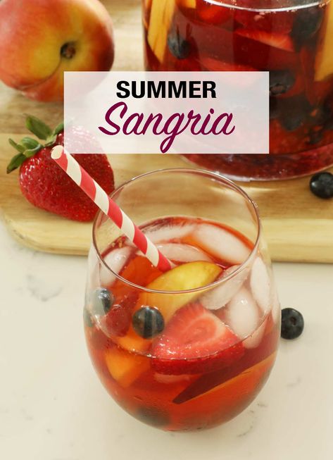 Blush Sangria Recipe, White Zinfandel Sangria, Blueberry Sangria Recipes, Sangria Vodka Recipe, Recipe With White Wine, Blueberry Sangria, Summer Sangria Recipes, White Peach Sangria, White Wine Recipes