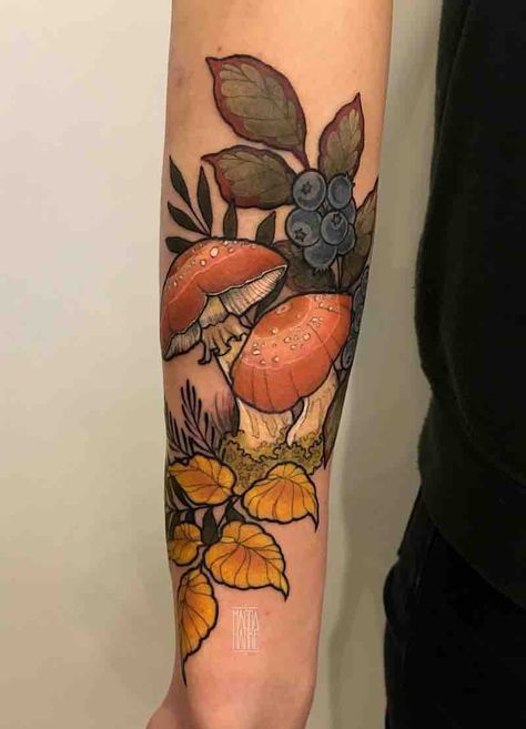 28 Enchanting Mushroom Tattoos – Tattoo Insider Neotraditional Tattoo, Mushroom Tattoos, Geniale Tattoos, Botanical Tattoo, E Tattoo, White Tattoo, Nature Tattoos, Watercolor Flower, Skin Art