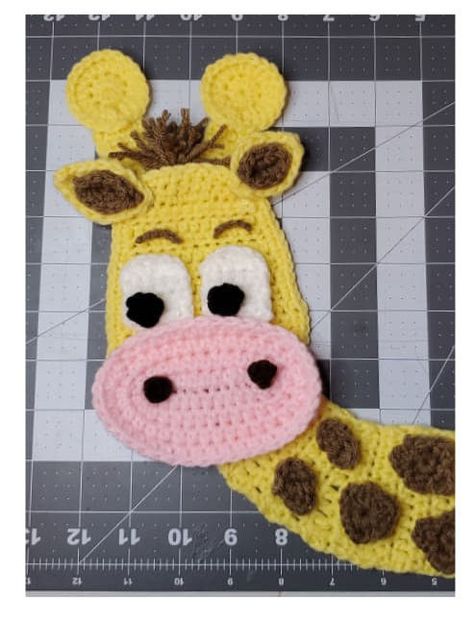 Free Crochet Giraffe Applique Patterns, Appliqué Crochet, Giraffe Applique, Applique Techniques, Crochet Giraffe, Flower Drawing Tutorials, A Giraffe, Crochet Things, Pencil Cases