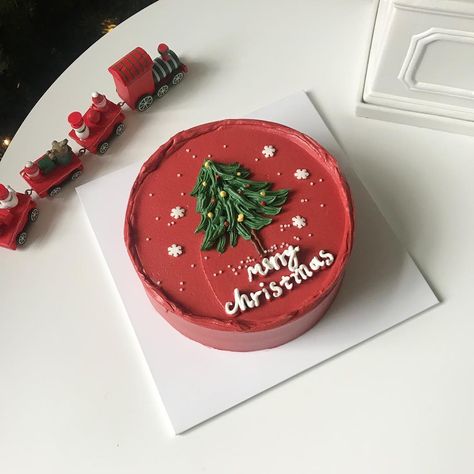 Winter Torte, Simple Cake Designs, Xmas Cake, Pretty Dessert, Simple Birthday Cake, Pretty Birthday Cakes, Cute Birthday Cakes, Just Cakes, Cute Desserts