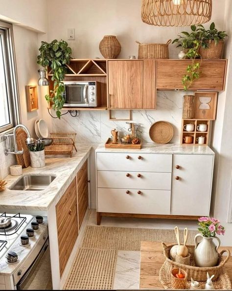 Top Of Kitchen Cabinets, Small Kitchen Decor, Casa Vintage, Boho Kitchen, Smart Storage, Apartment Kitchen, Tiny Kitchen, Home Design Decor, Dream House Decor