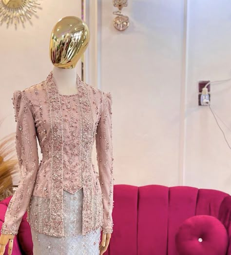 Kebaya Rose Gold Wisuda, Kebaya Rose Gold Hijab, Kebaya Brokat Hijab, Kebaya Wisuda Hijab Graduation, Dress Songket, Model Kebaya Wisuda, Kebaya Wisuda Hijab, Kebaya Songket, Kebaya Simple