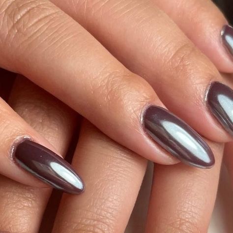 Brown Shine Nails, Dark Brown Glazed Donut Nails, Dark Brown With Chrome Nails, Dark Chocolate Chrome Nails, Dark Brown Glazed Nails, Dark Crome Nails, Dark Chrome Nails Designs, Dark Brown Nails With Chrome, Chocolate Nails With Chrome