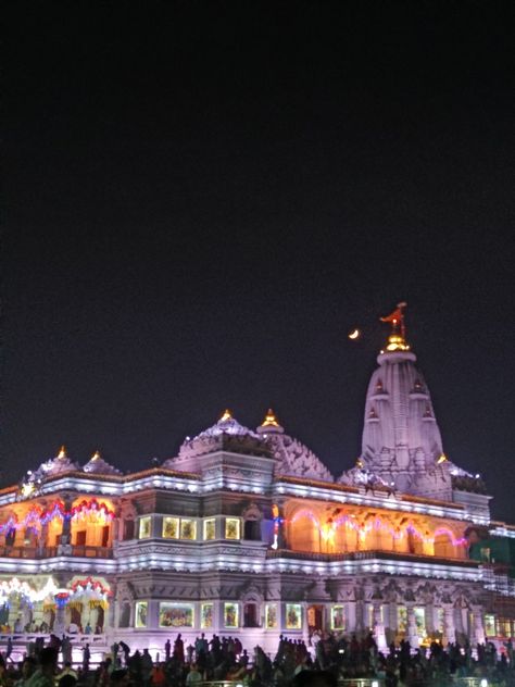 Night view Prem Mandir...Radhe Radhe!☯️ Vrindavan Night View, Prem Mandir Vrindavan, Prem Mandir, Pooja Room Door Design, Army Pics, Room Door Design, Krishna Ji, India Tour, Girly Drawings