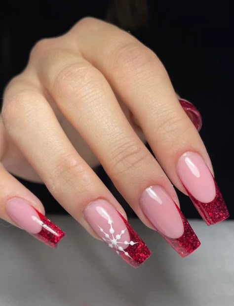 Nails Festive, Red And White Christmas, Winter Nails Acrylic, Snowflake Nails, Christmas Nails Acrylic, Acrylic Nails Coffin Short, Festival Nails, Xmas Nails, Christmas Nail Designs