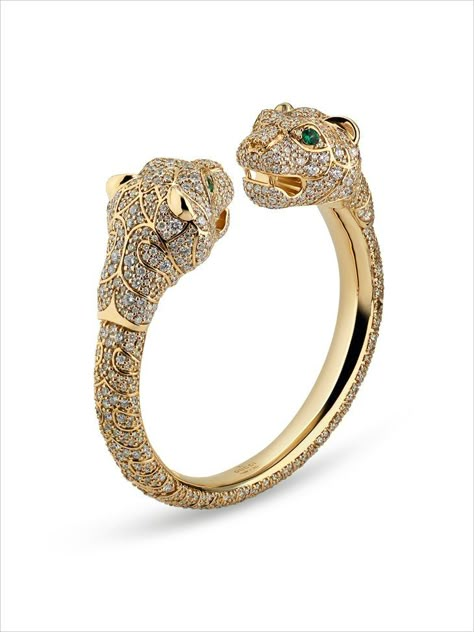 GUCCI Hortus Deliciarum High Jewelry 2019 Collection Gucci Accessories Jewelry, Animal Jewelry Design, Gucci Jewellery, High Fashion Jewelry, Fancy Jewellery Designs, High Jewelry Ring, Gucci Jewelry, Detailed Jewelry, Gold Diamond Jewelry