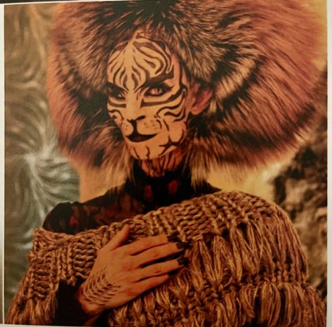 Tigress Hunger Games, Tigris Hunger Games, Hunger Games Tigris, Tiger Woman, Hunger Games Fashion, Spooky Szn, Stage Makeup, Hunger Games, Collage