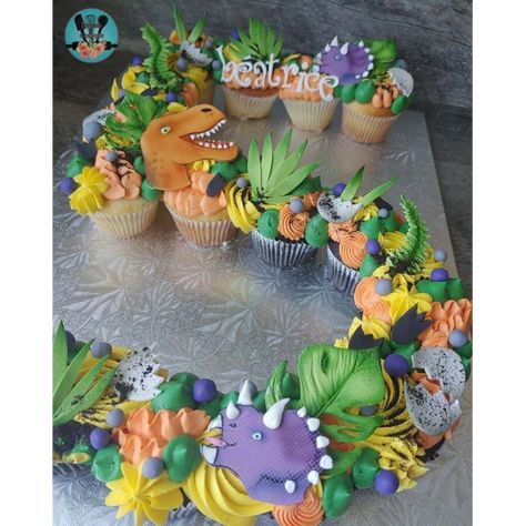 Pull Apart Dinosaur Cake, Pull Apart Cupcake Cake Dinosaur, Dinosaur Pull Apart Cupcakes, Cupcake Dinosaur, Dinosaur Cupcake Cake, Pull Apart Cupcake, Dinosaur Birthday Theme, Pull Apart Cupcake Cake, Easy Cakes