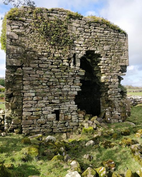 Link Comic, Stone Ruins, Ruined Castle, Irish Architecture, Mayo Ireland, Stone Architecture, Castle Ruins, Fantasy Castle, Scene Design