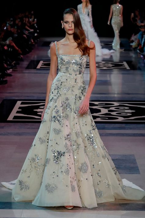 Georges Hobeika Couture Spring Summer 2019 Paris - NOWFASHION Georges Hobeika Couture, Hobeika Couture, 2019 Couture, Georges Hobeika, فستان سهرة, Couture Gowns, Glam Dresses, Gorgeous Gowns, Summer 2019