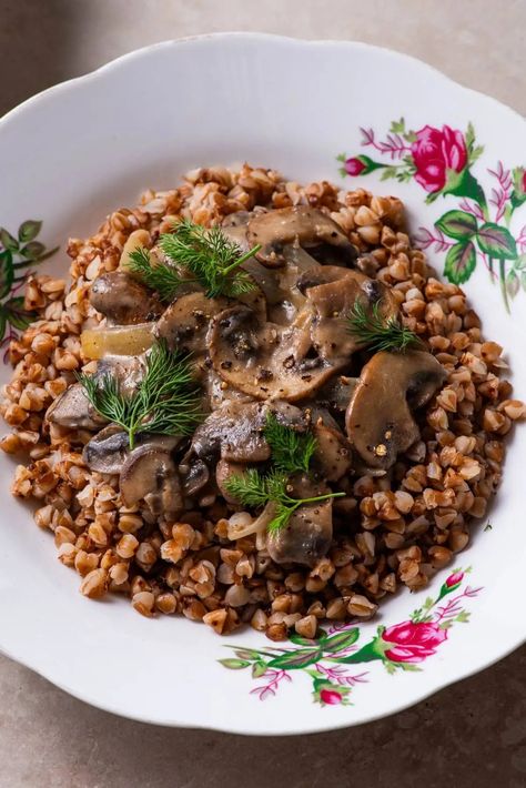 Picked up a bag of buckwheat but have no idea what to do with it? Make this Ukrainian-inspired buckwheat kasha with creamy mushrooms. thenewbaguette.com Kasha Recipes, Buckwheat Granola, Buckwheat Recipes, Eastern European Recipes, Student Recipes, Creamy Mushrooms, No Calorie Foods, European Food, Food Is Fuel