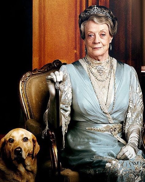 Ellen & Nele on Instagram: “I saw the @downtonabbey_official film yesterday, and our Queen was INCREDIBLE!😍, a definite must see if you haven’t already💞-Ellen . . .…” Maggie Smith Downton Abbey, Violet Crawley, Downton Abbey Costumes, Downton Abbey Movie, Dowager Countess, Downton Abbey Fashion, Highclere Castle, Downton Abby, Maggie Smith