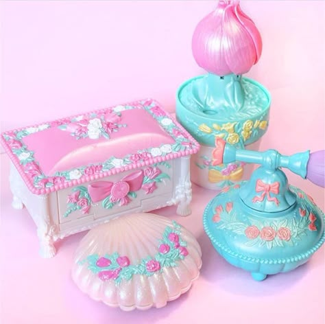 Magical Girl Aesthetic, Childhood Memories 90s, Kawaii Toys, 90s Toys, Nostalgic Toys, Pink Instagram, Kawaii Room, Polly Pocket, Childhood Toys