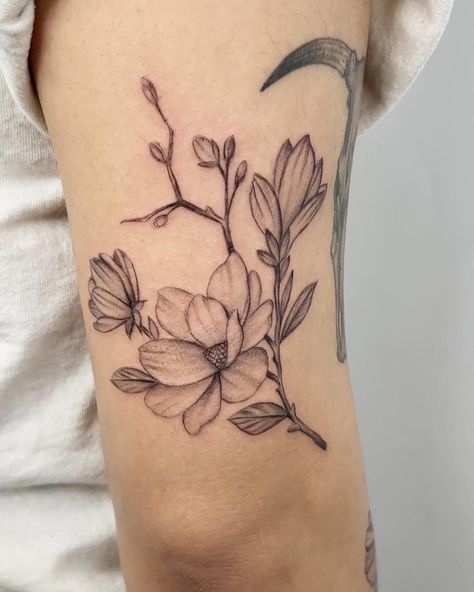 A couple of new additions. We added a magnolia branch and ginkgo leaves. The floral on the bend of the arm is healed and was done in 2023. Send your idea with as many details as possible to lightgreystudio1@gmail.com Where on the body? Color or black and grey? Send inspiration images for placement and size. tattoo tattoos floraltattoo flowertattoo losangeles losangelestattoo tattooartist tattooideas botanical tattoo Hip Tattoo Color, 2024 Tattoo, Magnolia Tattoo, Magnolia Branch, Bicep Tattoo, Ginkgo Leaves, Inspiration Images, Botanical Tattoo, Ginkgo Leaf