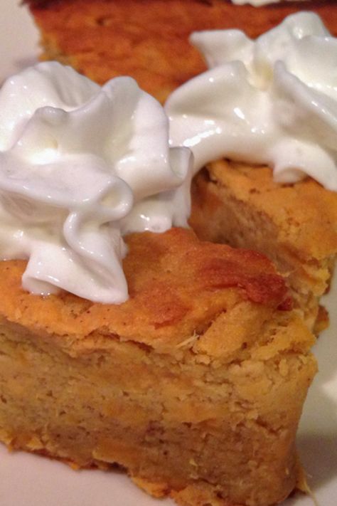 Protein Sweet Potato, Healthy Pumpkin Bars, Pumpkin Cheesecake Bars, Sweet Potato Pies Recipes, Low Carb Dessert, Pumpkin Bars, Food Swap, Low Carb Sweets, Potato Pie