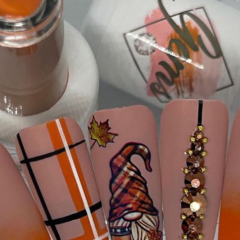 ᴄᴀʀʟᴀ | ɴᴀɪʟ ᴅᴇꜱɪɢɴꜱ | ᴜᴋ on Instagram: "Autumn Gonk 🍂 Gel Polishes @gems.nail.systems Norah,Eve,Angel, Amber & Martha Matte Discount Code: CARLA5 Custom Made Decals: @nail_decal_queen #nails #nailsofinstagram #gonks #autumn #decals #naildesign #nailsnailsnails #showscratch #scratchmag #gem #gemsnailsystems #naillove #gel #gelpolish #autumnvibes🍁" Autumn Gonk Nails, Fall Gnome Nails, Autumn Gonk, Queen Nails, Fall Gnome, Instagram Autumn, Nail Decals, Halloween Nails, Coffin Nails