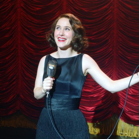 How to Re-create Midge Maisel's Hair and Makeup From "The Marvelous Mrs. Maisel" — Interview | Allure Mrs Maisel Hair, Maisel Outfits, Miriam Maisel, Ms Maisel, Mrs Maisel Fashion, Maisel Style, Midge Maisel, Mason Pearson Brush, Bobbi Brown Skin Foundation